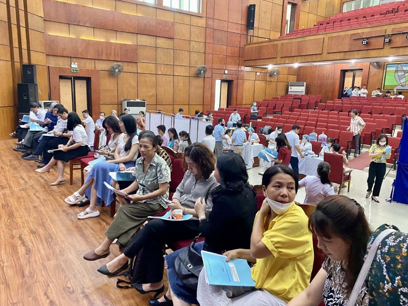 BỆNH VIỆN GIAO THÔNG VẬN TẢI KHÁM SỨC KHỎE ĐỊNH KỲ CHO CÁN BỘ GIẢNG VIÊN, NGƯỜI LAO ĐỘNG TRƯỜNG ĐẠI HỌC GIAO THÔNG VẬN TẢI