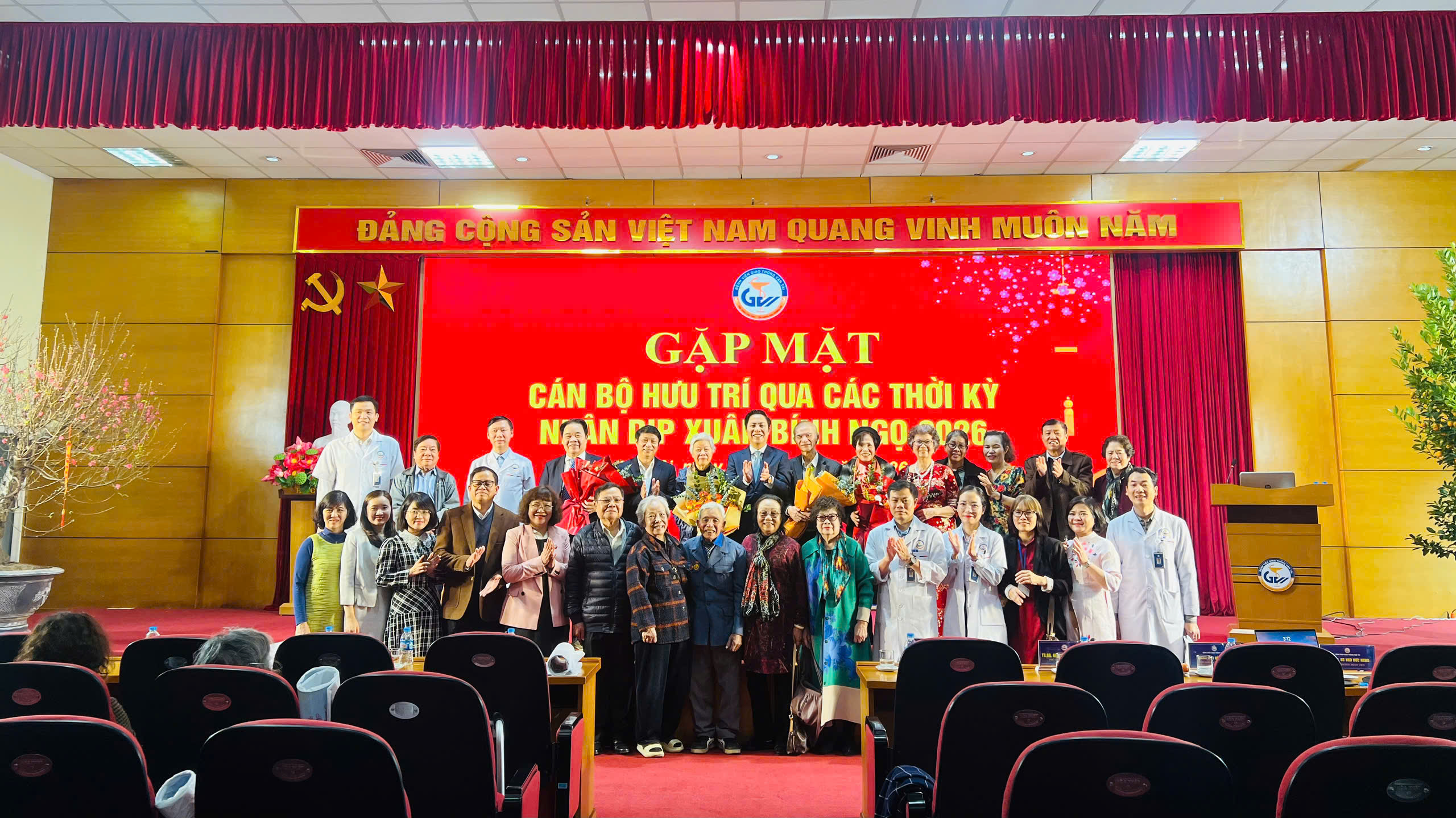 Bệnh viện Giao thông vận tải tổ chức gặp mặt các cán bộ hưu trí nhân dịp  Tết Nguyên đán 2026