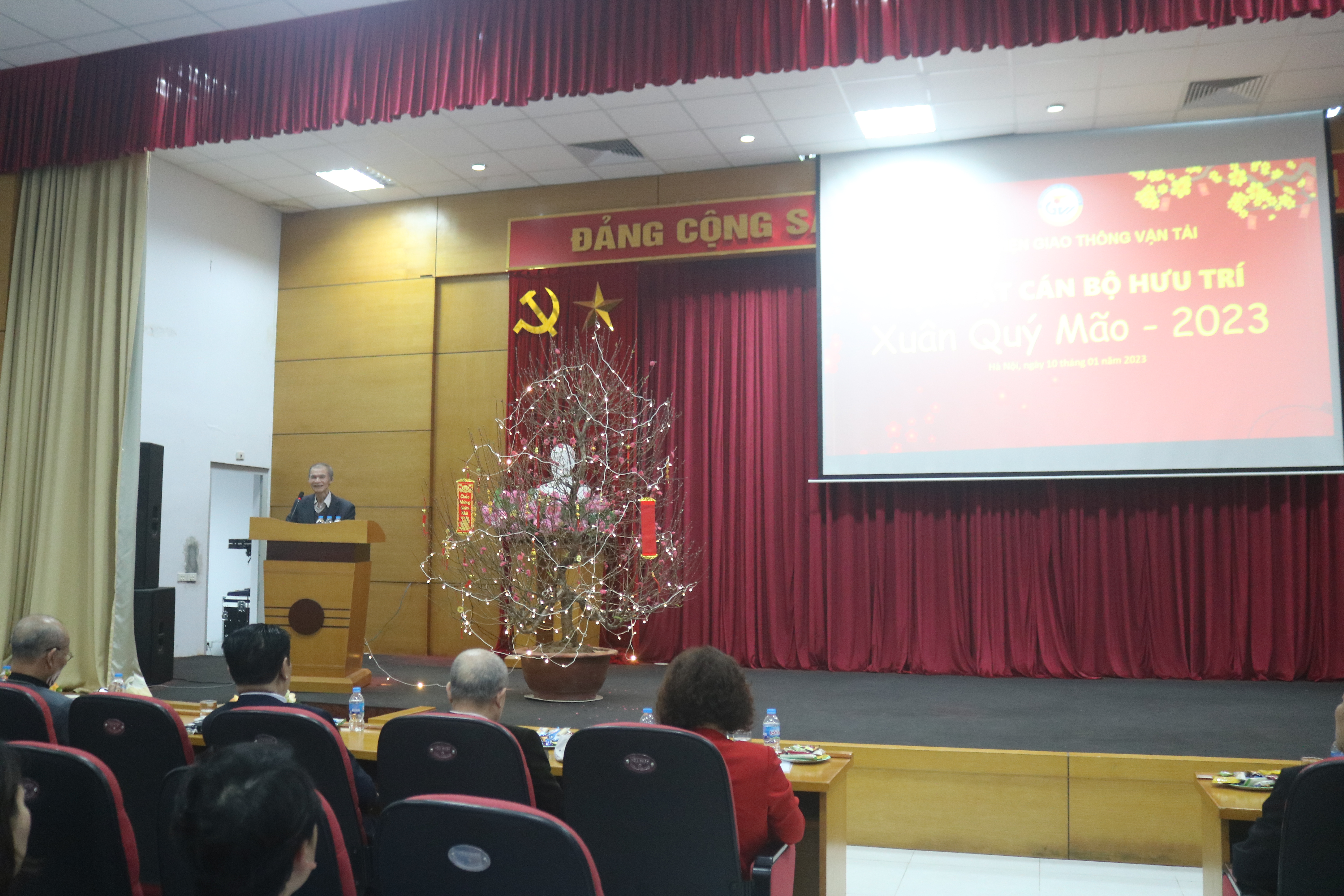 BỆNH VIỆN GIAO THÔNG VẬN TẢI TỔ CHỨC HỌP MẶT CÁN BỘ HƯU TRÍ QUA CÁC THỜI KỲ NHÂN DỊP XUÂN QUÝ MÃO 2023