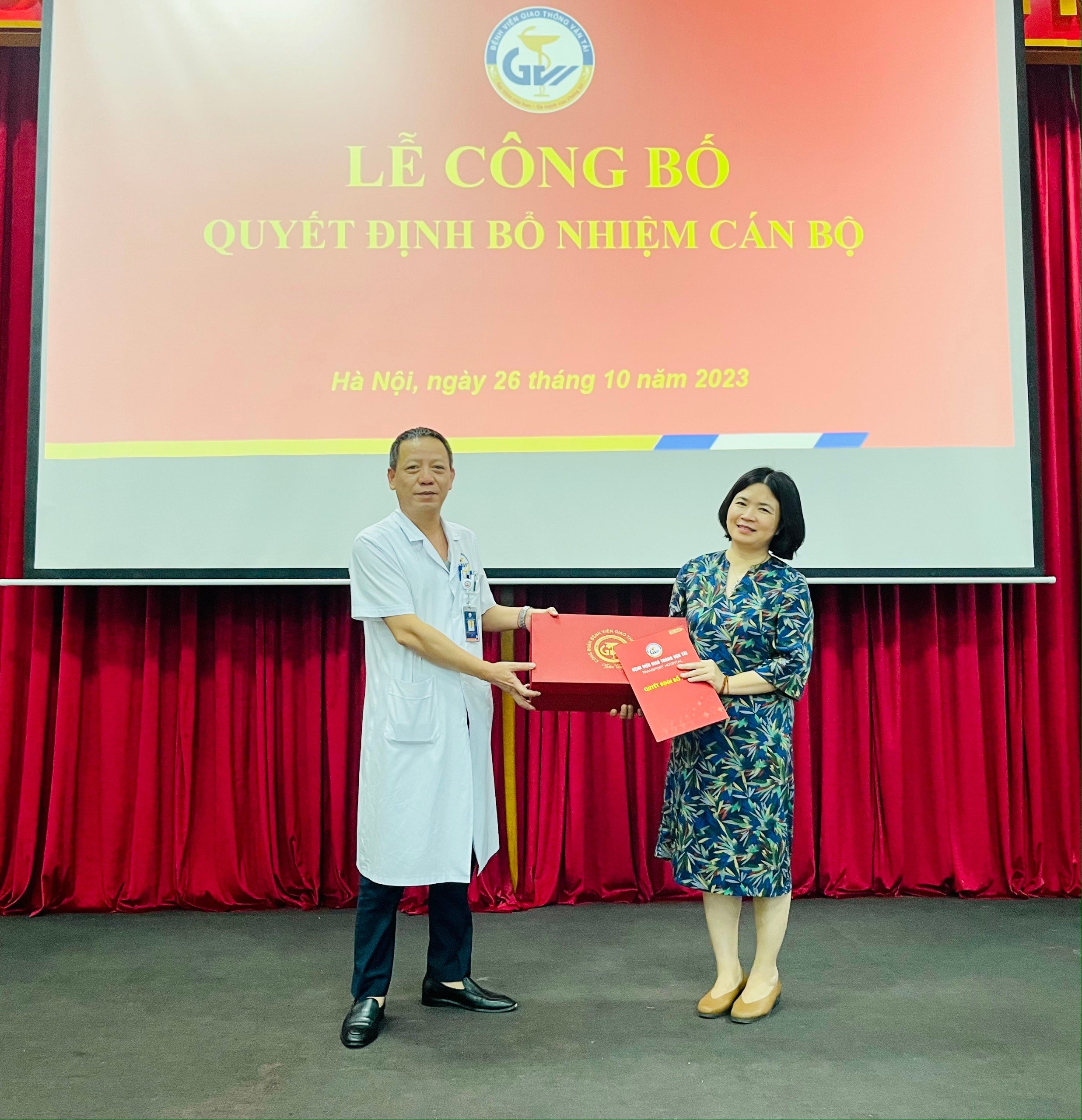 Bệnh viện Giao thông vận tải công bố và trao các quyết định bổ nhiệm nhân sự