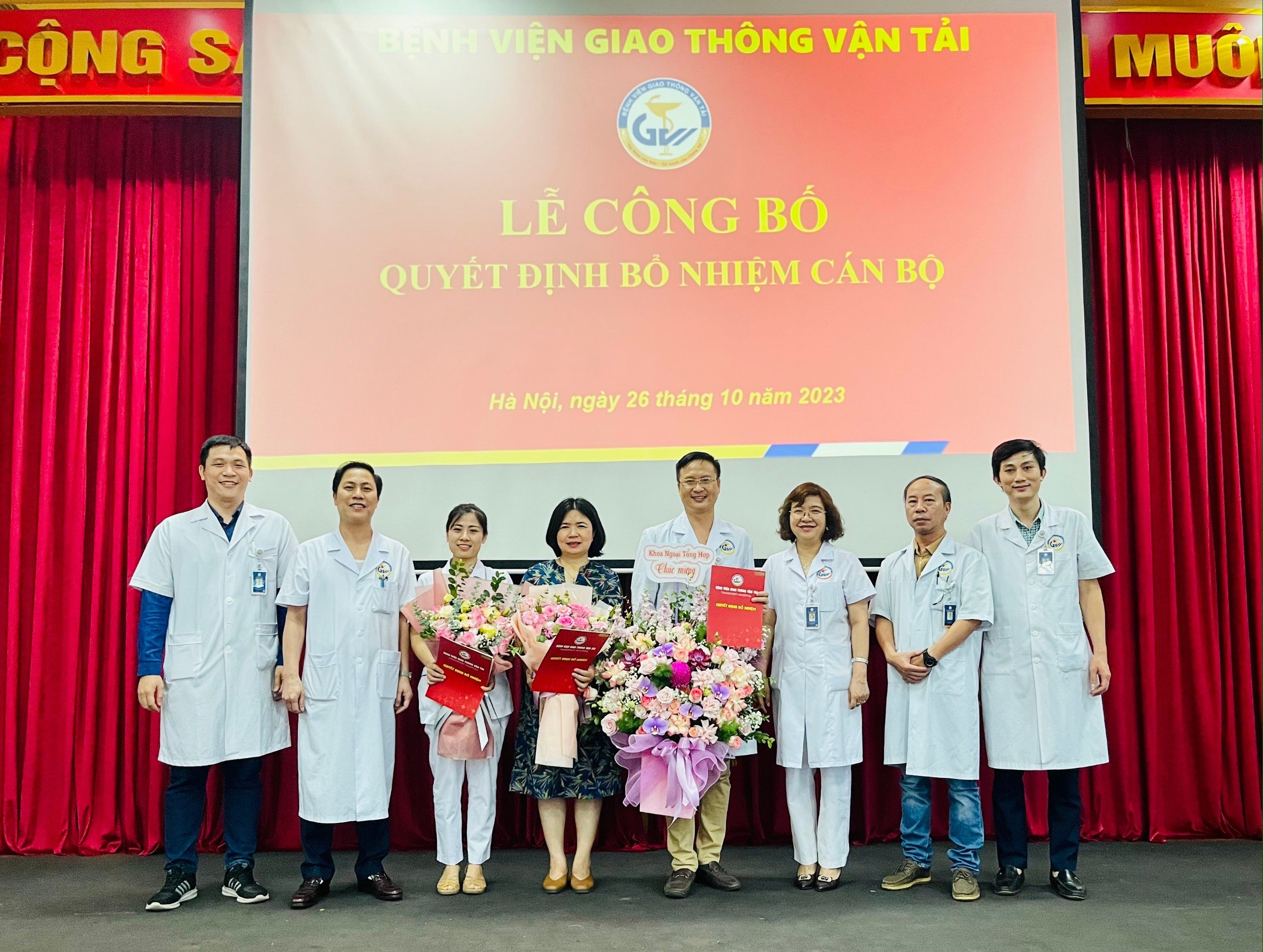 Bệnh viện Giao thông vận tải công bố và trao các quyết định bổ nhiệm nhân sự