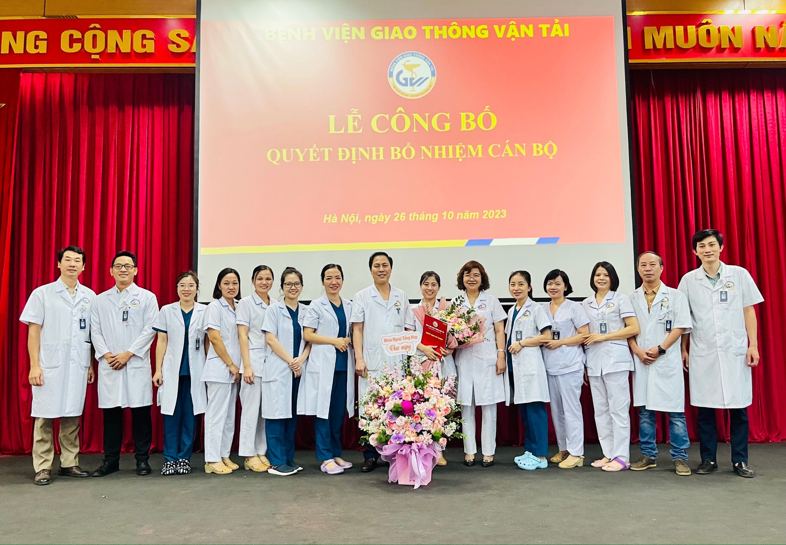 Bệnh viện Giao thông vận tải công bố và trao các quyết định bổ nhiệm nhân sự