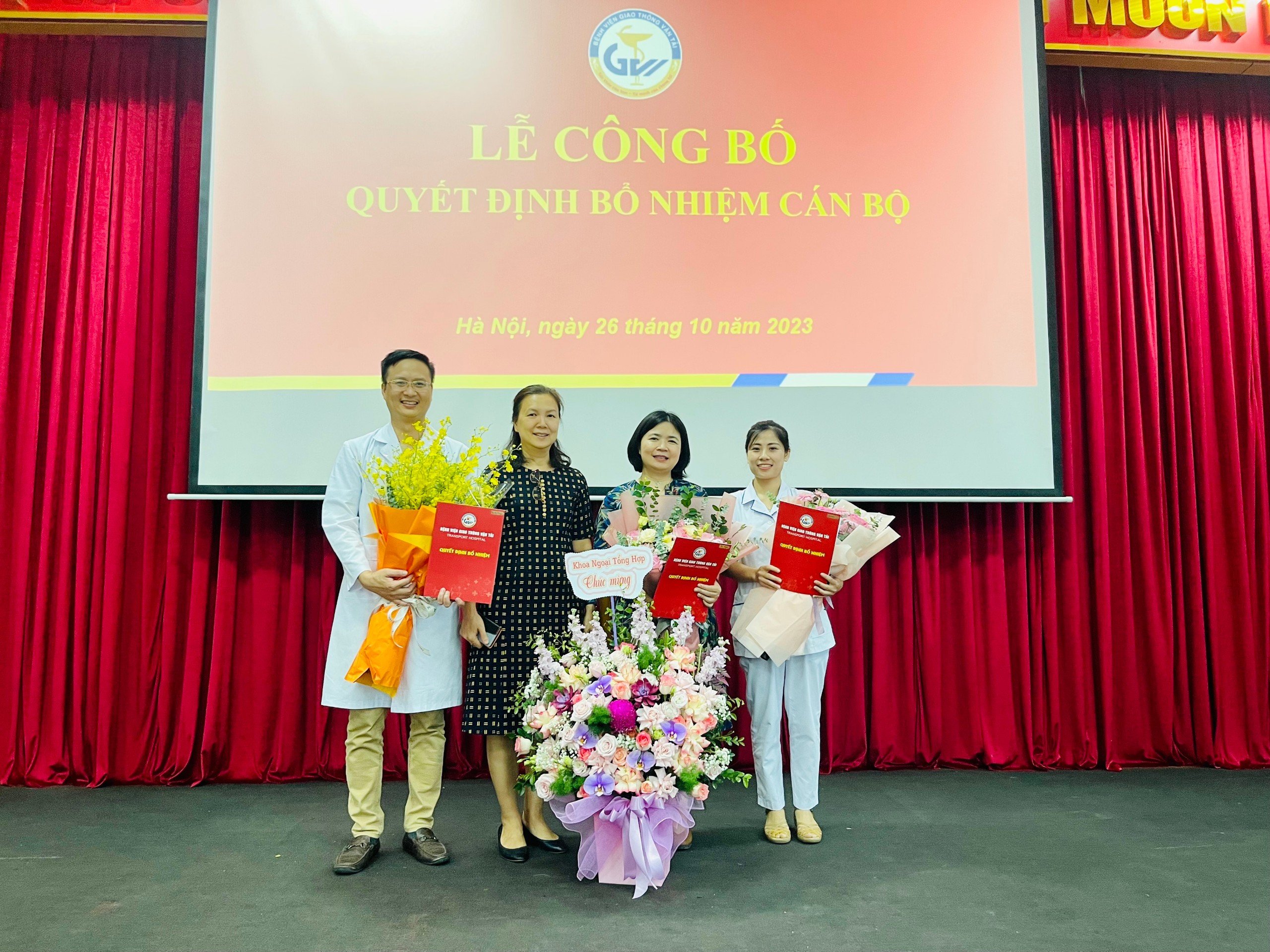 Bệnh viện Giao thông vận tải công bố và trao các quyết định bổ nhiệm nhân sự