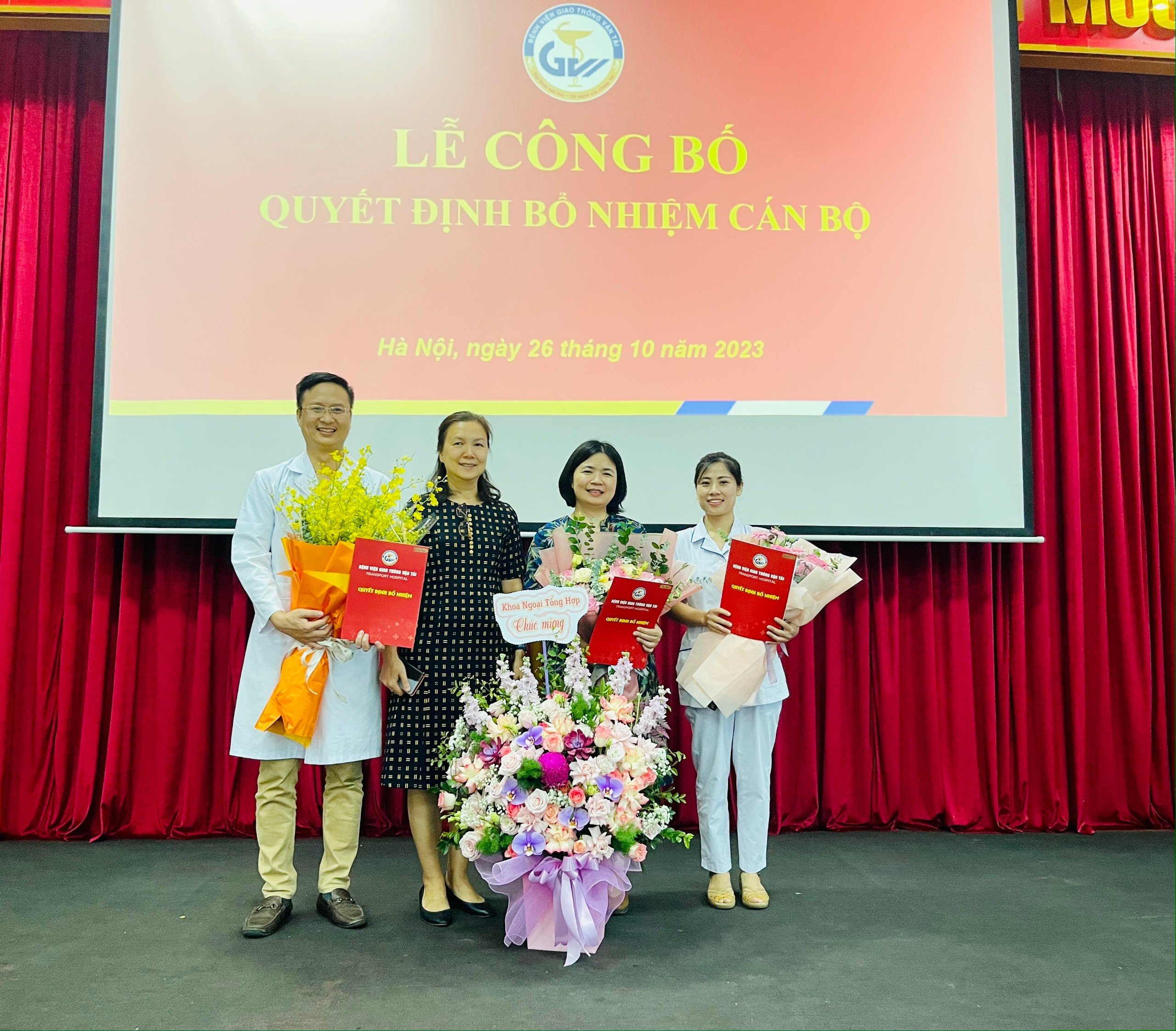 Bệnh viện Giao thông vận tải công bố và trao các quyết định bổ nhiệm nhân sự