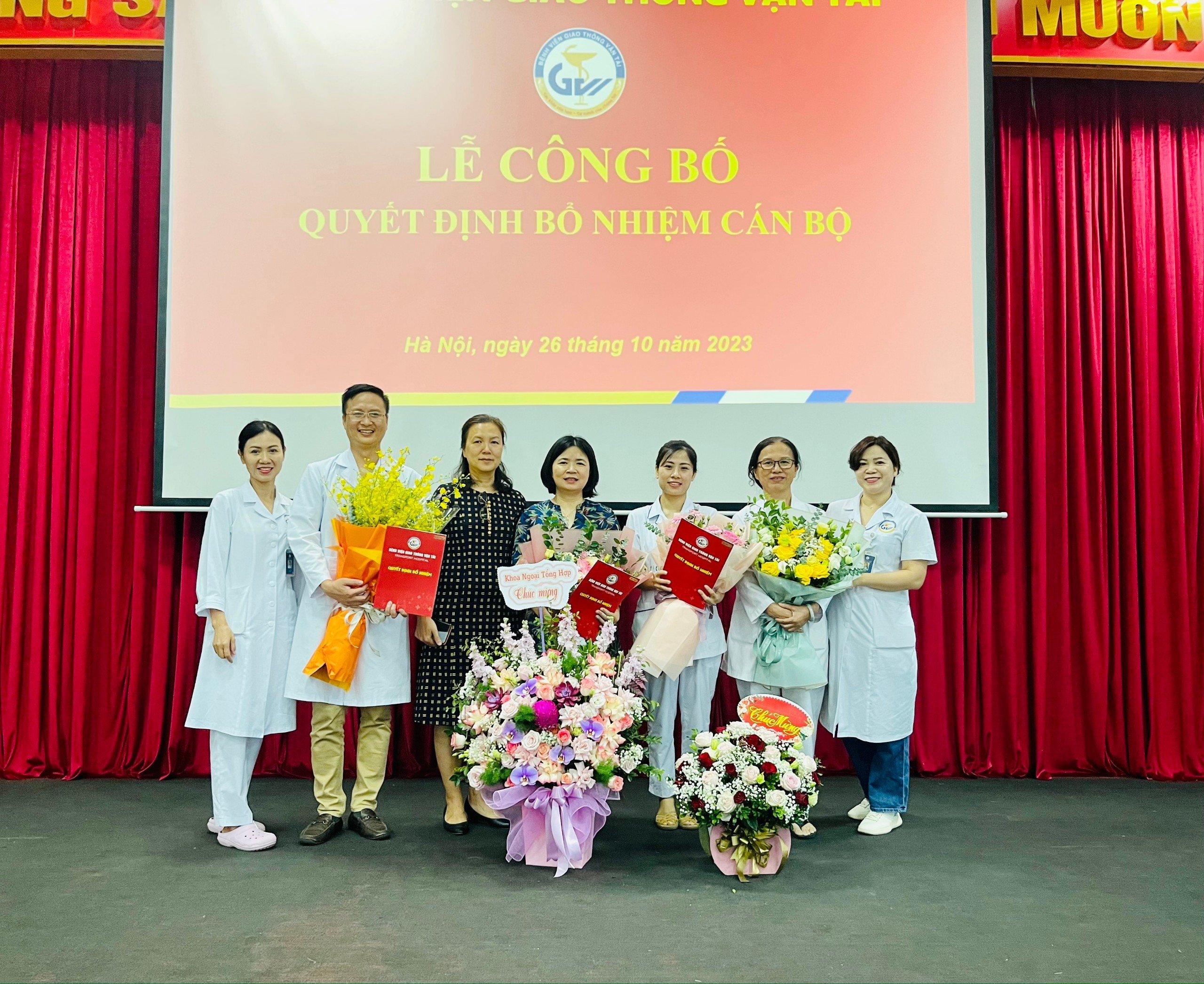 Bệnh viện Giao thông vận tải công bố và trao các quyết định bổ nhiệm nhân sự