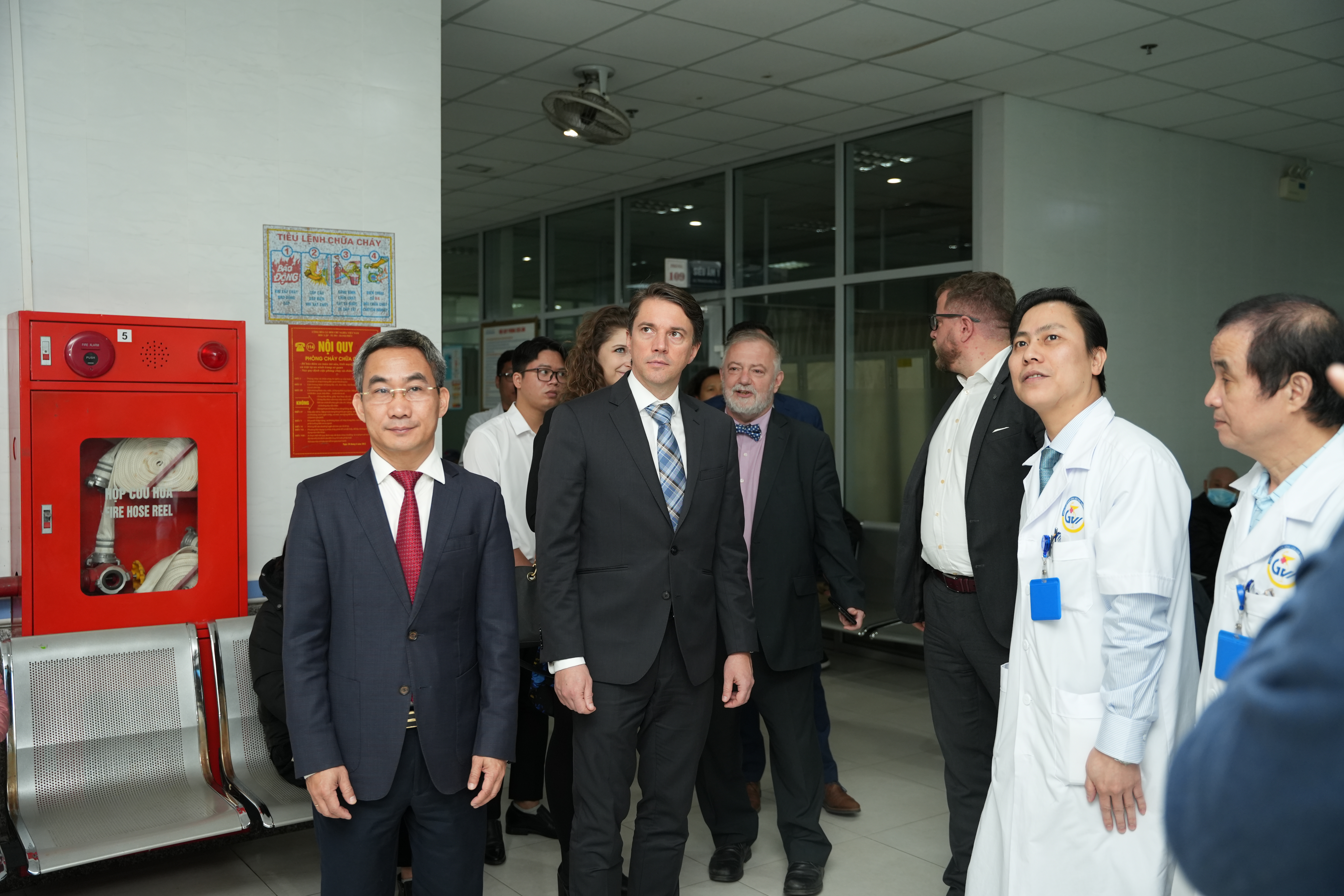 THỨ TRƯỞNG BỘ NGOẠI GIAO CỘNG HÒA SÉC ĐẾN THĂM VÀ LÀM VIỆC VỚI BAN LÃNH ĐẠO BỆNH VIỆN GIAO THÔNG VẬN TẢI