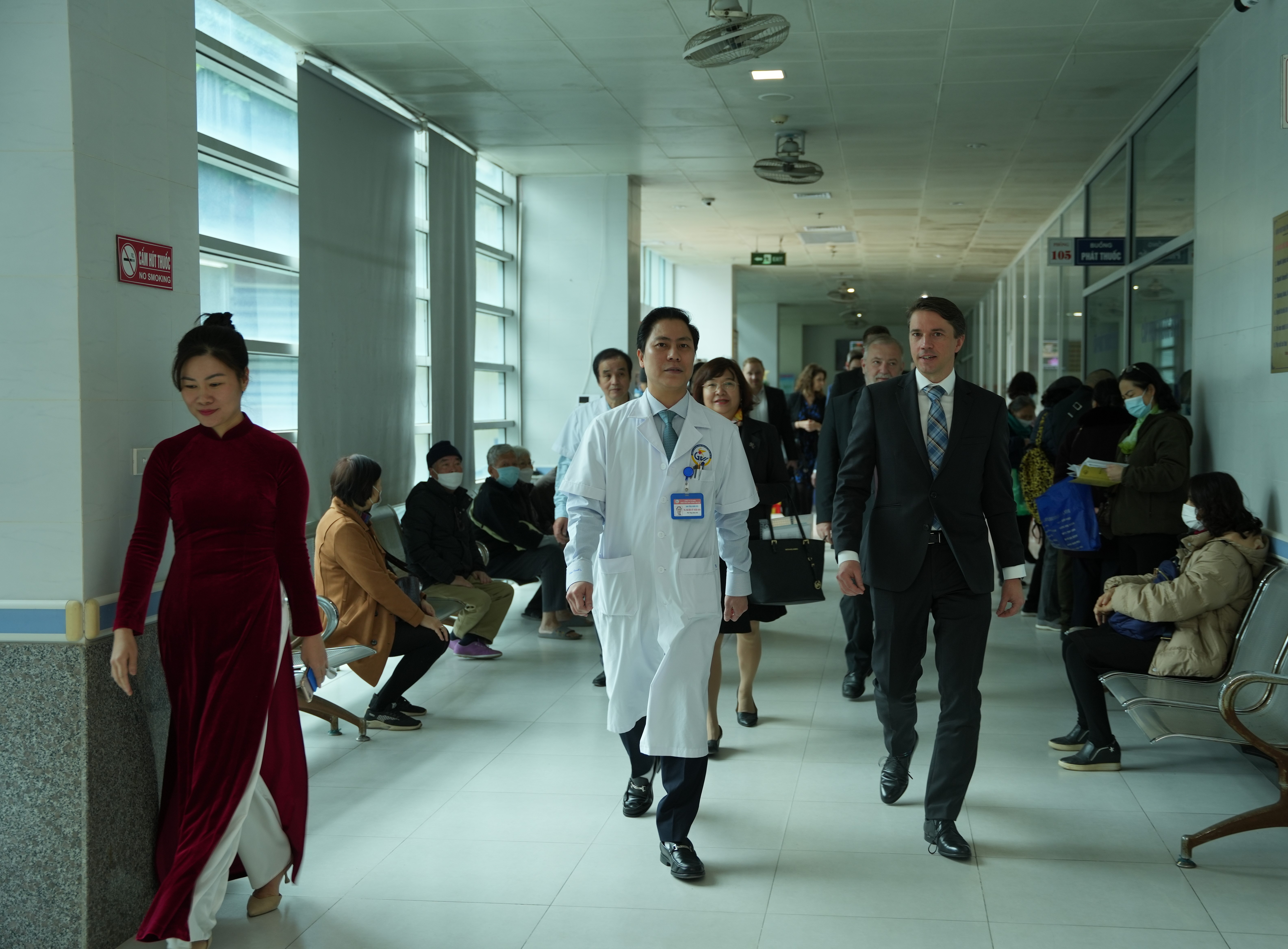 THỨ TRƯỞNG BỘ NGOẠI GIAO CỘNG HÒA SÉC ĐẾN THĂM VÀ LÀM VIỆC VỚI BAN LÃNH ĐẠO BỆNH VIỆN GIAO THÔNG VẬN TẢI