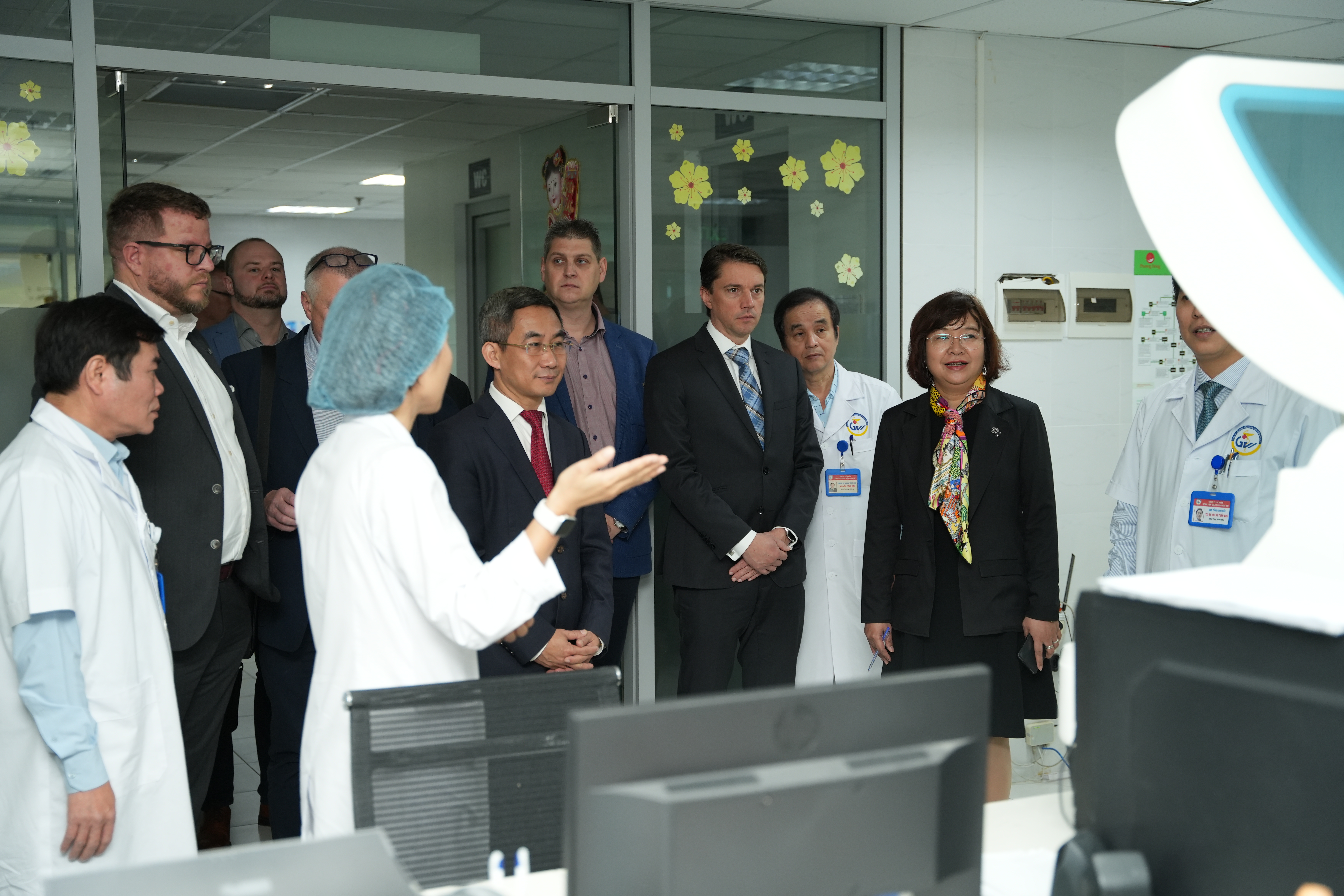 THỨ TRƯỞNG BỘ NGOẠI GIAO CỘNG HÒA SÉC ĐẾN THĂM VÀ LÀM VIỆC VỚI BAN LÃNH ĐẠO BỆNH VIỆN GIAO THÔNG VẬN TẢI