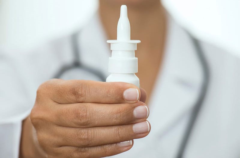 Thuốc nhỏ mũi chứa kháng sinh được sử dụng như thế nào?
