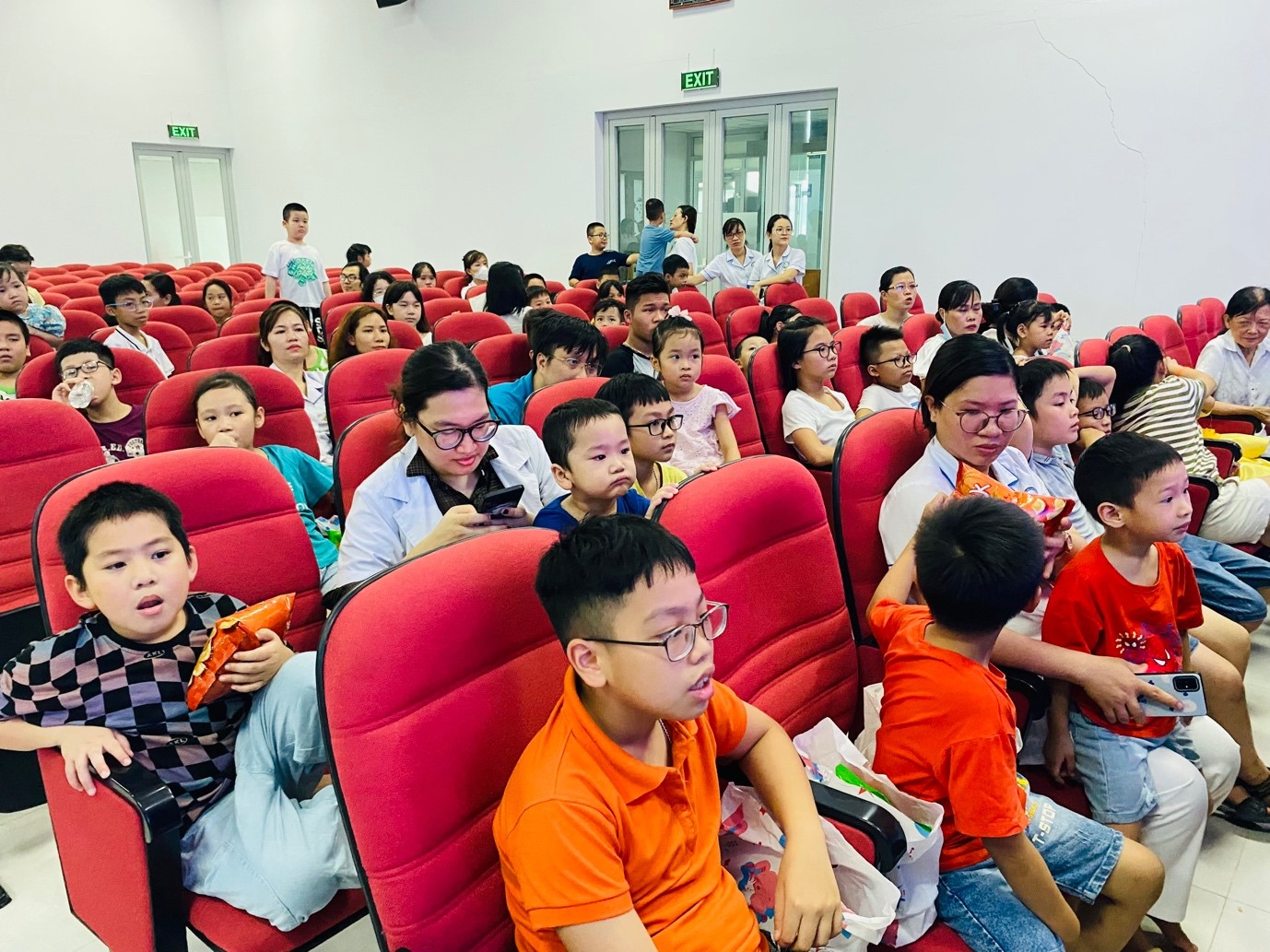 BỆNH VIỆN GIAO THÔNG VẬN TẢI TỔ CHỨC VUI TẾT THIẾU NHI, GẮN KẾT YÊU THƯƠNG