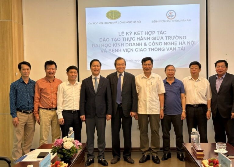 Bệnh viện Giao thông vận tải ký kết hợp tác đào tạo thực hành với Trường Đại học Kinh doanh và Công nghệ Hà Nội
