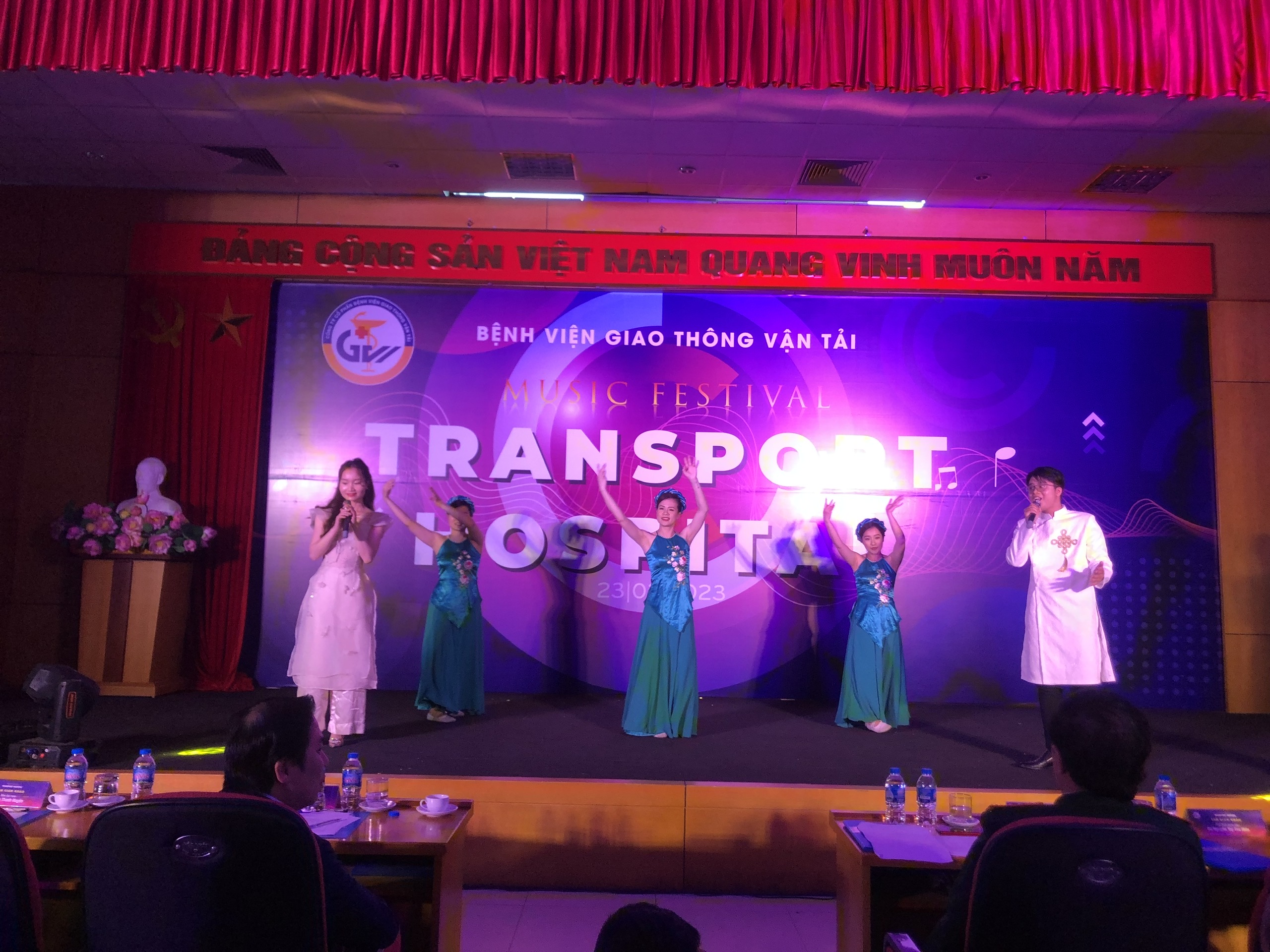 Hội diễn văn nghệ chào mừng Ngày thầy thuốc Việt nam