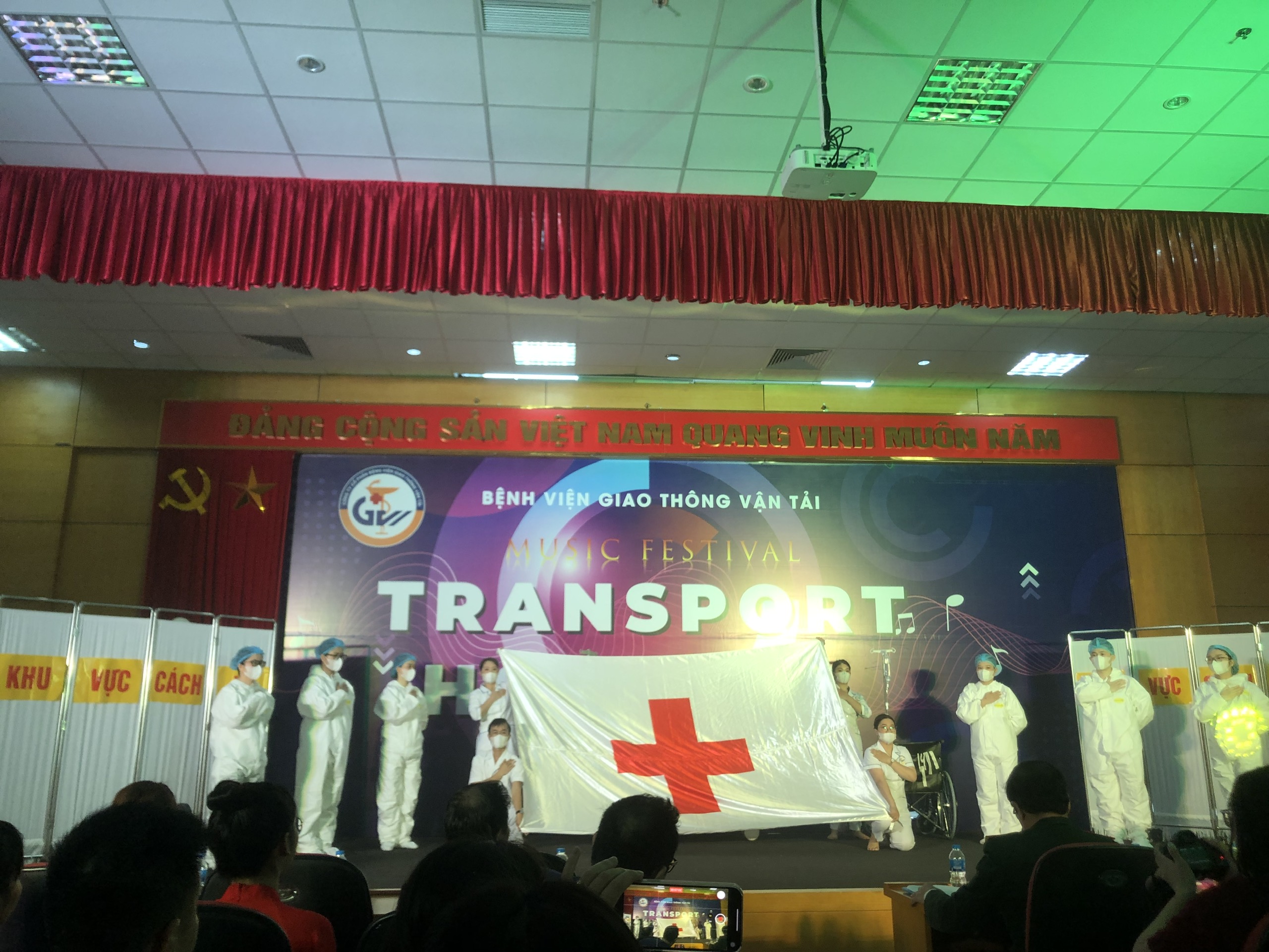 Hội diễn văn nghệ chào mừng Ngày thầy thuốc Việt nam