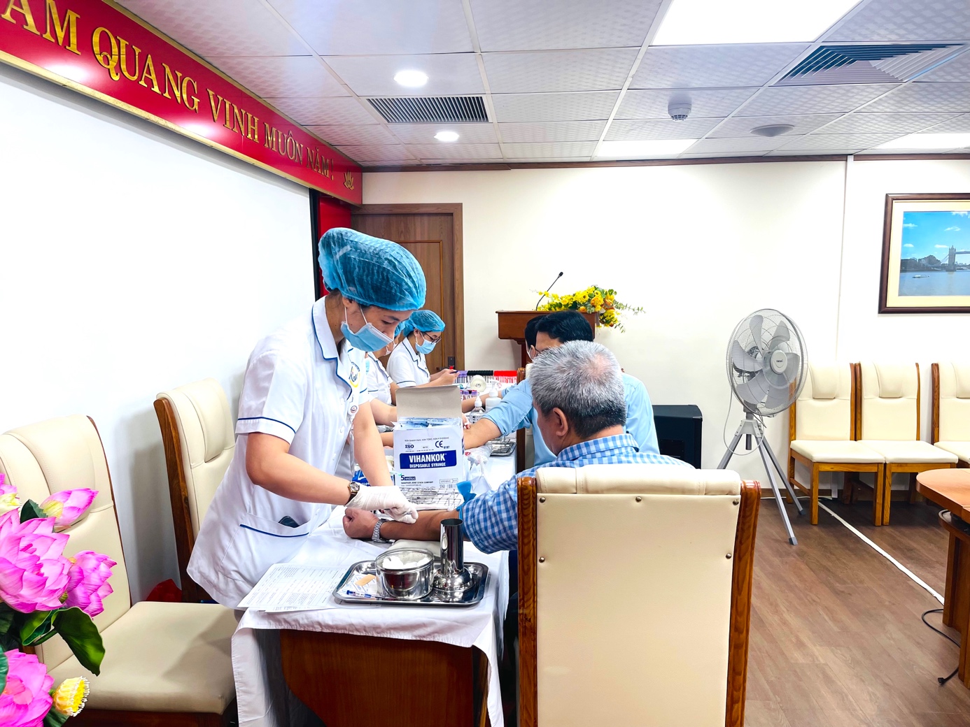 Bệnh viện Giao thông vận tải đồng hành cùng Ngân hàng Vietinbank – Chi nhánh Ba Đình chăm sóc sức khỏe cho cán bộ nhân viên