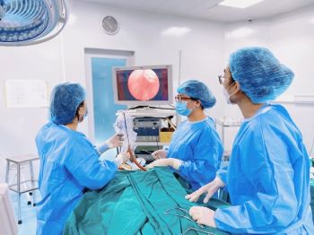 XỬ LÝ “ RĂNG NẰM LẠC CHỖ TRONG XOANG HÀM”