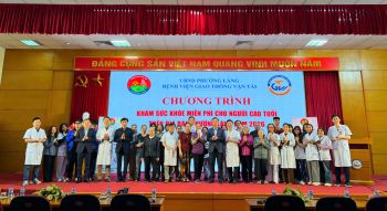 BỆNH VIỆN GIAO THÔNG VẬN TẢI PHỐI HỢP UBND PHƯỜNG LÁNG TỔ CHỨC KHÁM SỨC KHỎE MIỄN PHÍ CHO GẦN 200 NGƯỜI CAO TUỔI