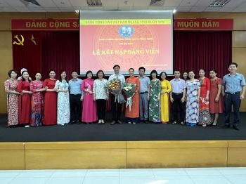 CÁC CHI BỘ THUỘC ĐẢNG BỘ BỆNH VIỆN GIAO THÔNG VẬN TẢI TW TỔ CHỨC LỄ KẾT NẠP ĐẢNG VIÊN MỚI