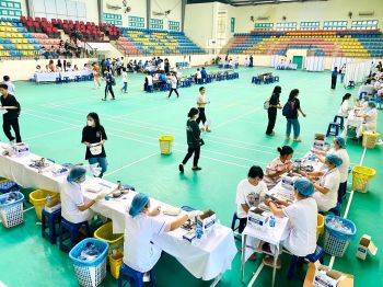 Tổ chức khám sức khỏe đầu khóa cho hơn 4.000 tân sinh viên K73 Trường Đại học Sư phạm Hà Nội